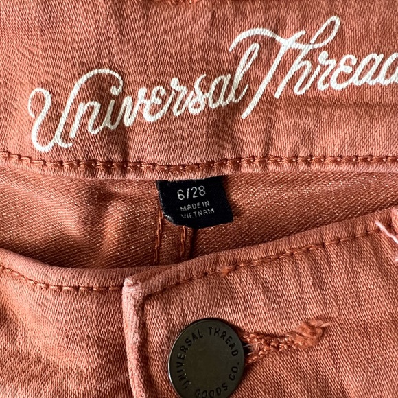 Universal Thread Shorts - Picture 3 of 3